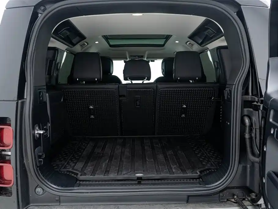 Land Rover guard