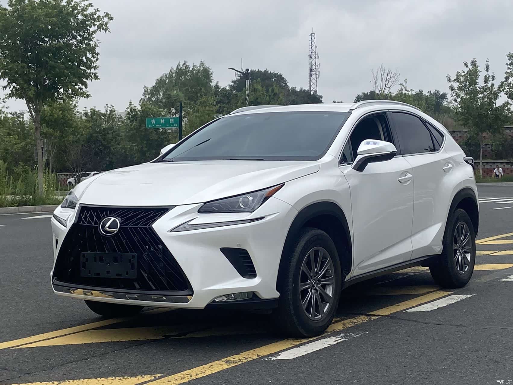 Lexus NX, 2020 1