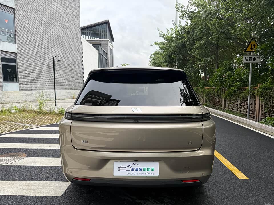 Li Auto Ideal L8