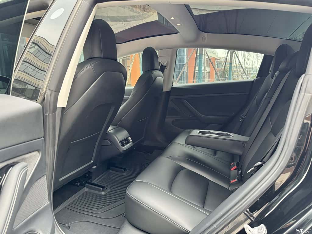 Tesla Model 3, 2020 17