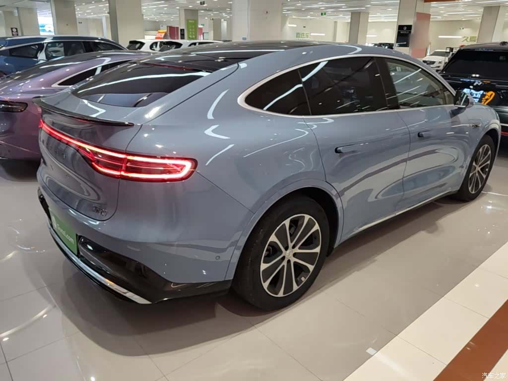 Luxeed R7, 2025 7