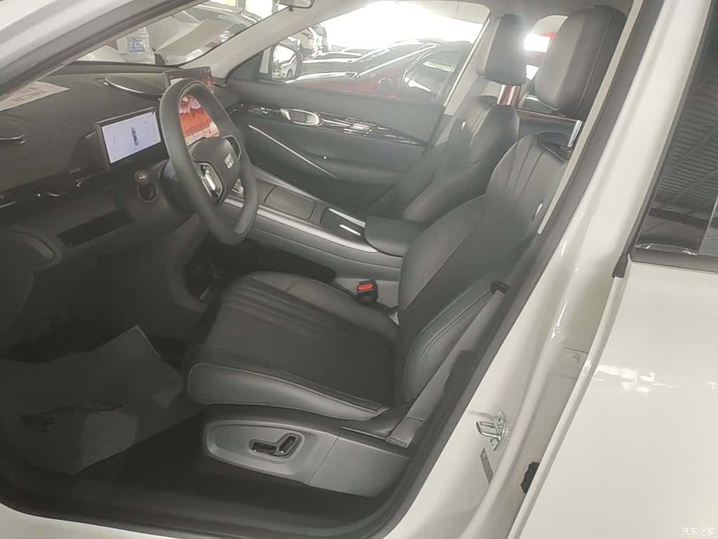 Geely Galaxy E5, 2026 15