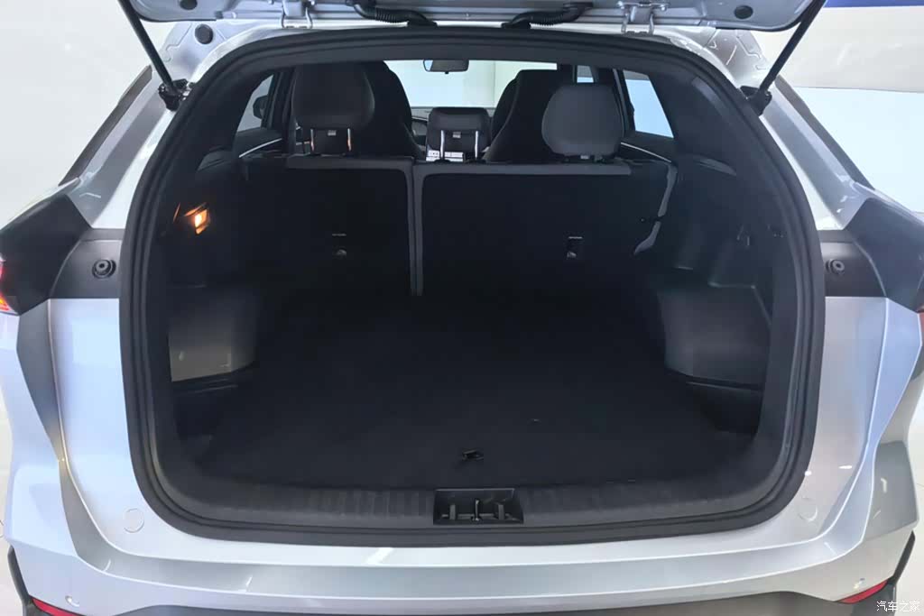 Geely Galaxy L7, 2025 4