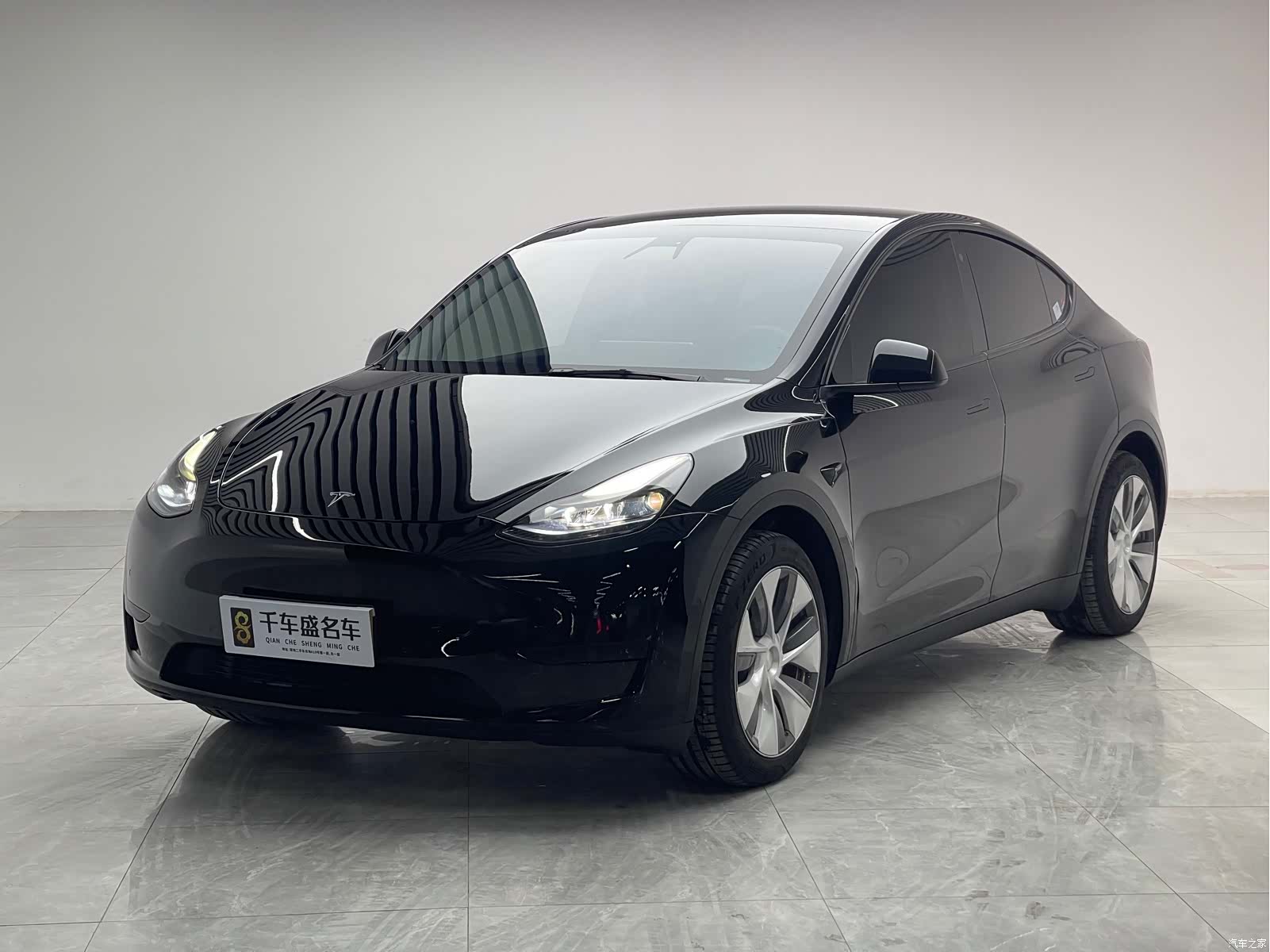 Tesla Model Y, 2023 1