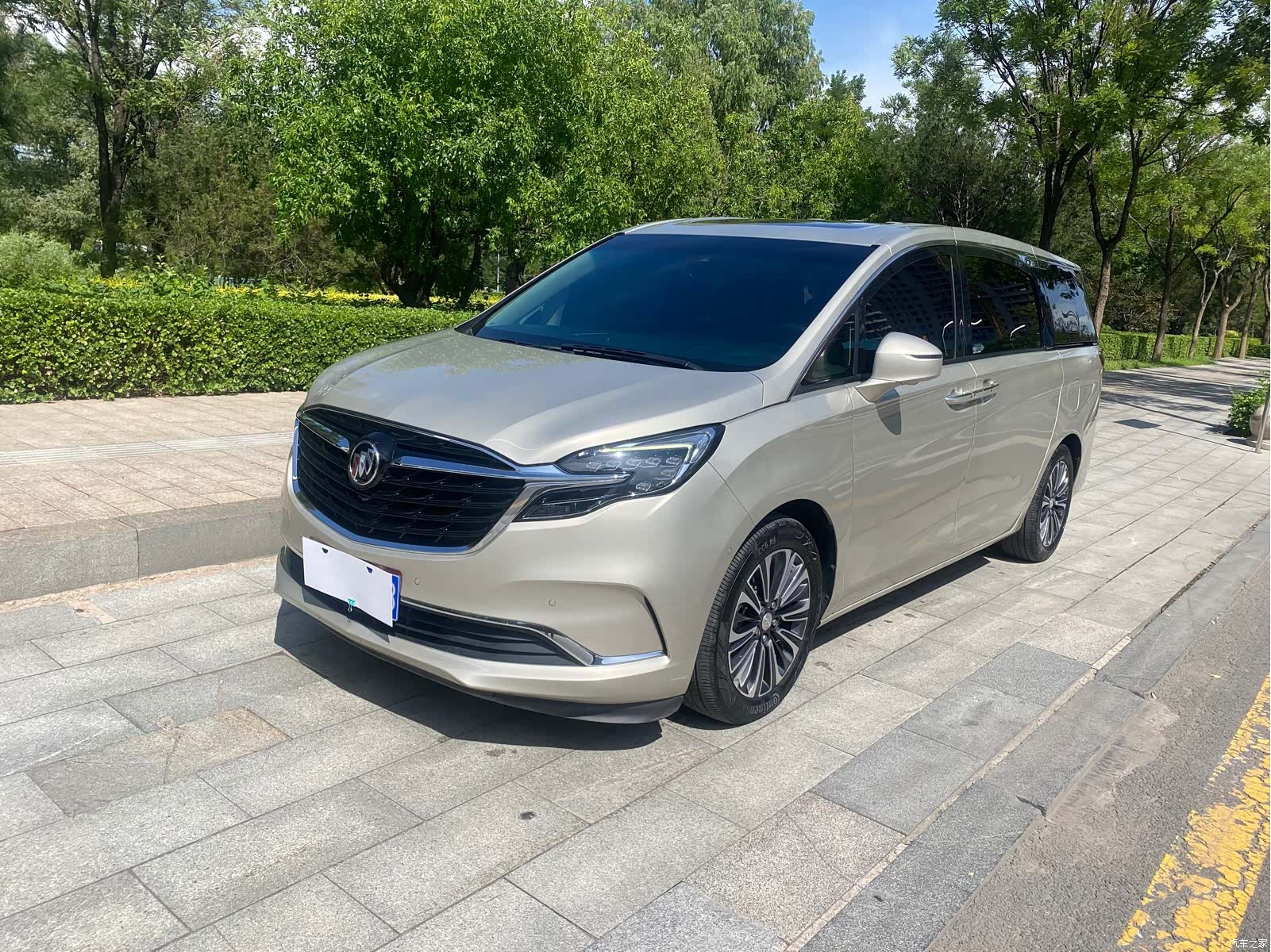 Buick GL8, 2021 1