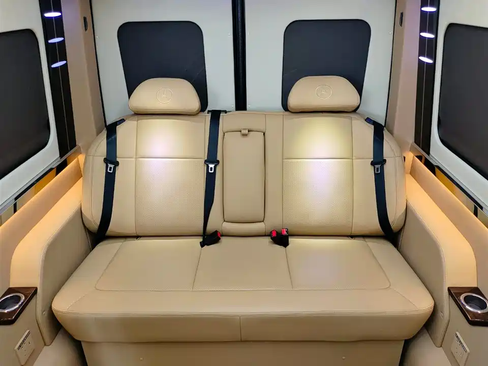 Mercedes-Benz Sprinter Mercedes-Benz Sprinter