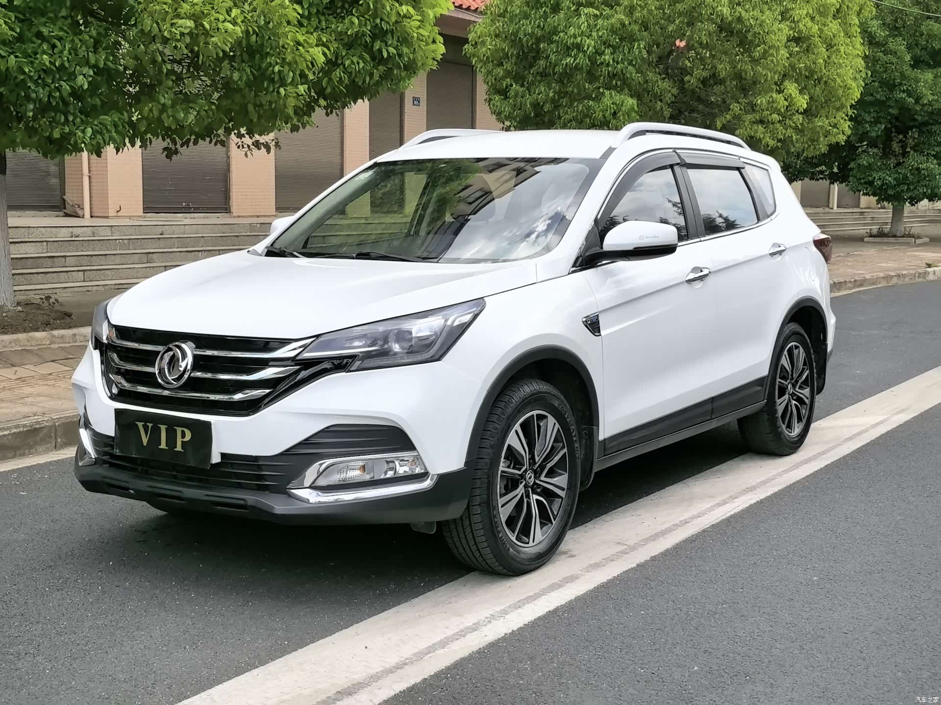 DongFeng AX7