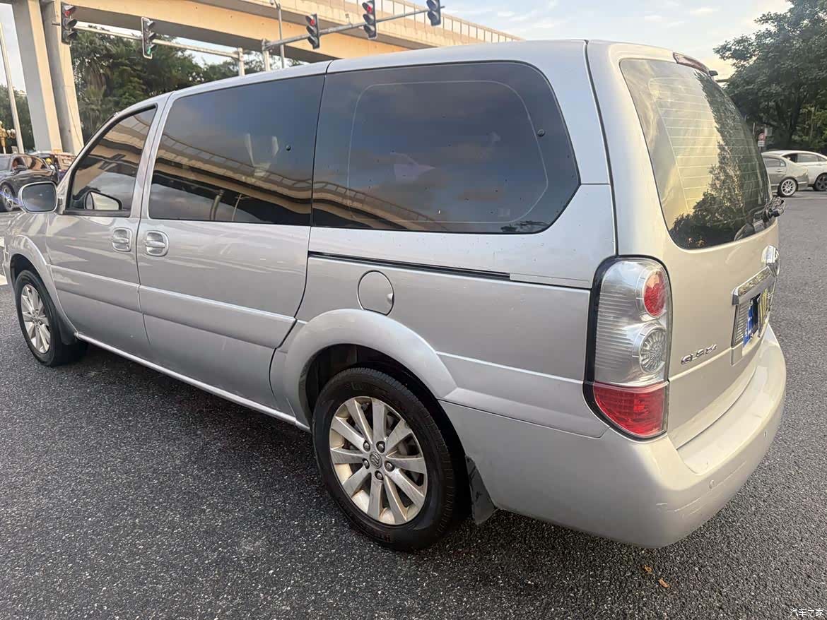 Buick GL8, 2016 7