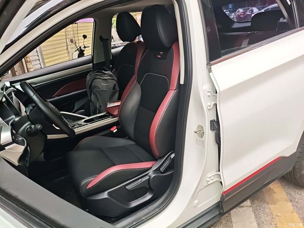 Geely Coolray, 2022 8