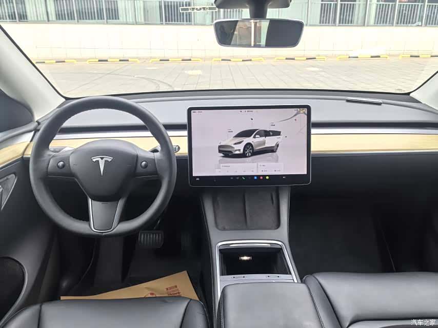 Tesla Model Y, 2023 все фото