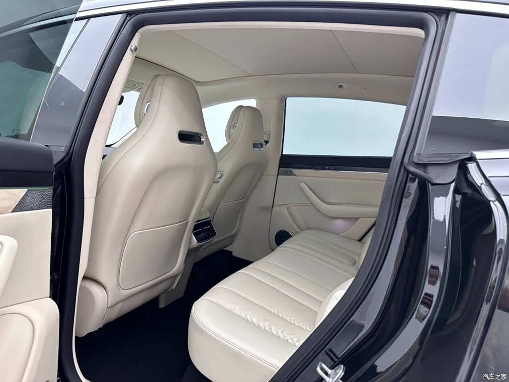 Luxeed R7, 2025 18