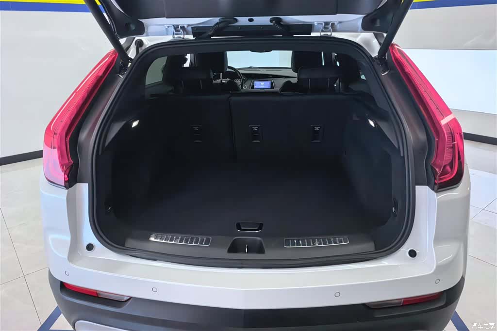 Cadillac XT4, 2021 4