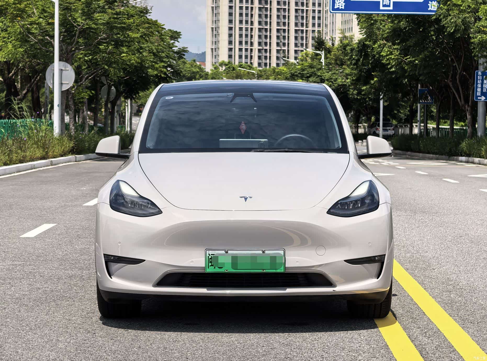Tesla Model Y, 2021 3
