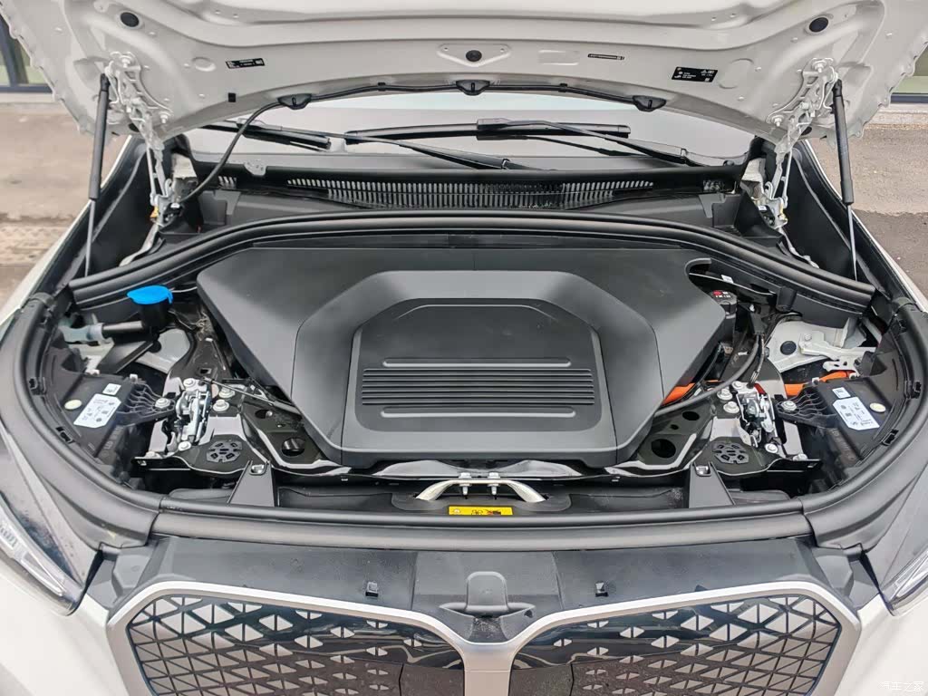 BMW iX1, 2024 12