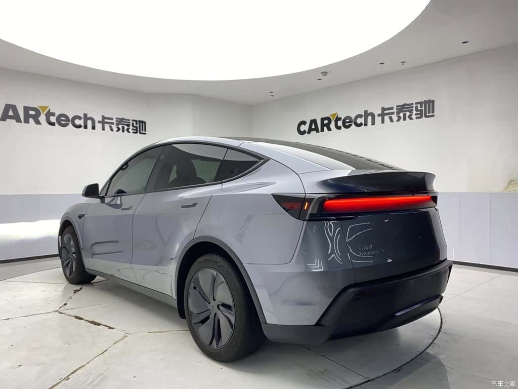 Tesla Model Y, 2025 7