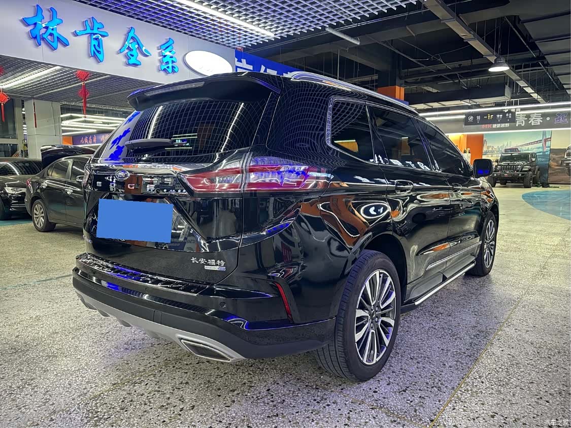 Ford Edge, 2022 3