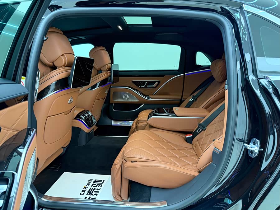 Mercedes-Benz Maybach S-Class 2024, фото 18