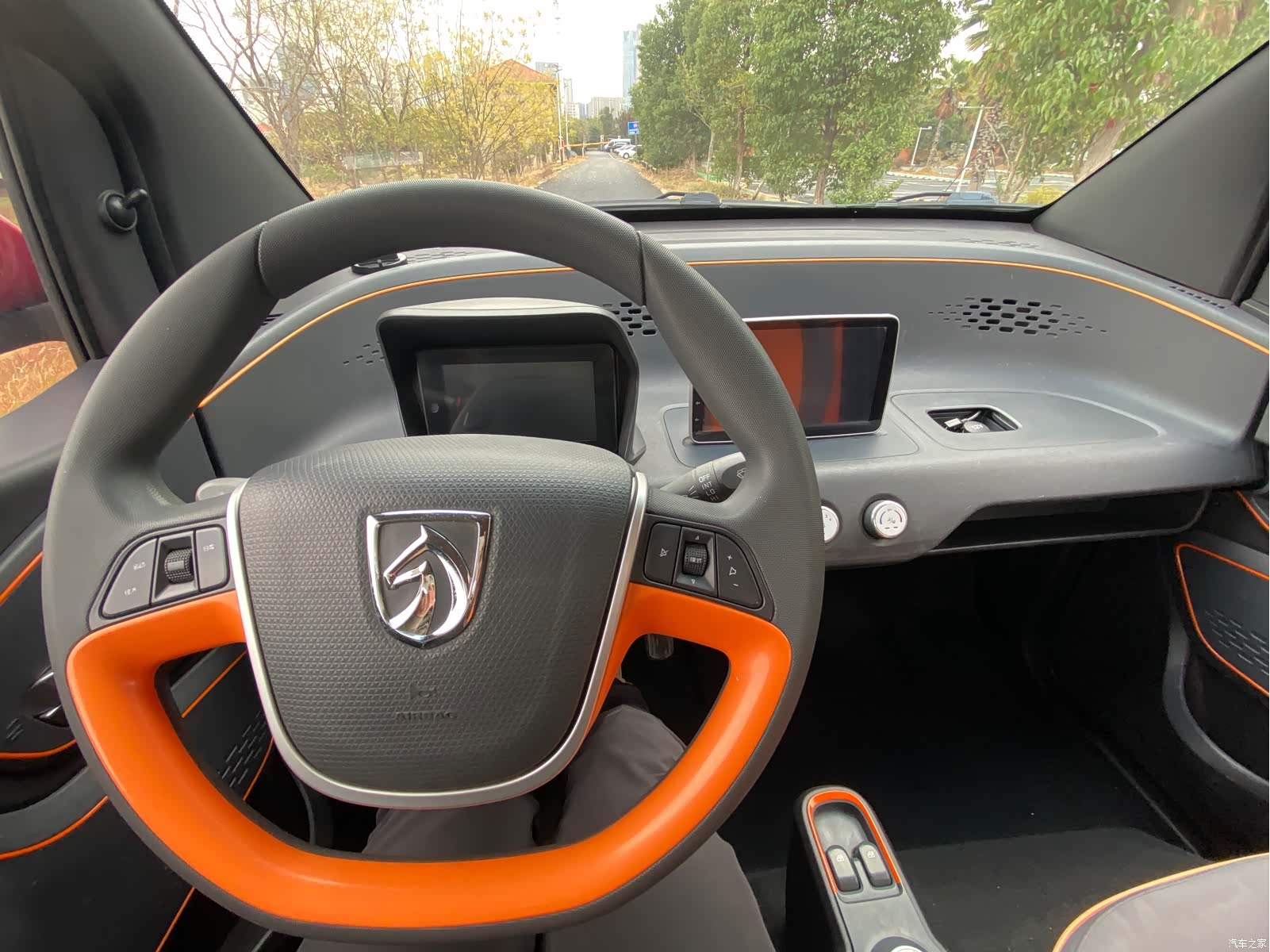 Wuling E100, 2019 13