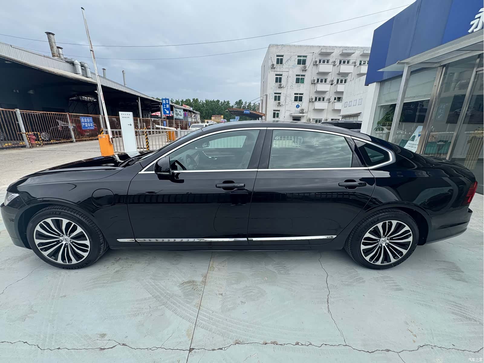 Volvo S90, 2025 4