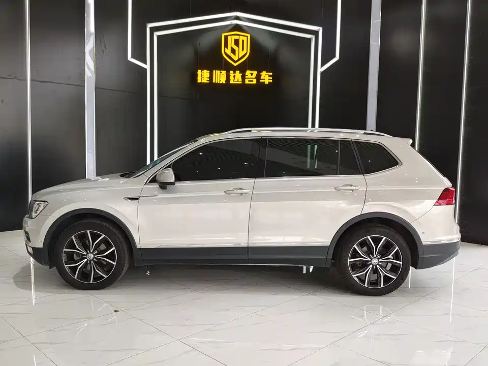 Volkswagen Tiguan L
