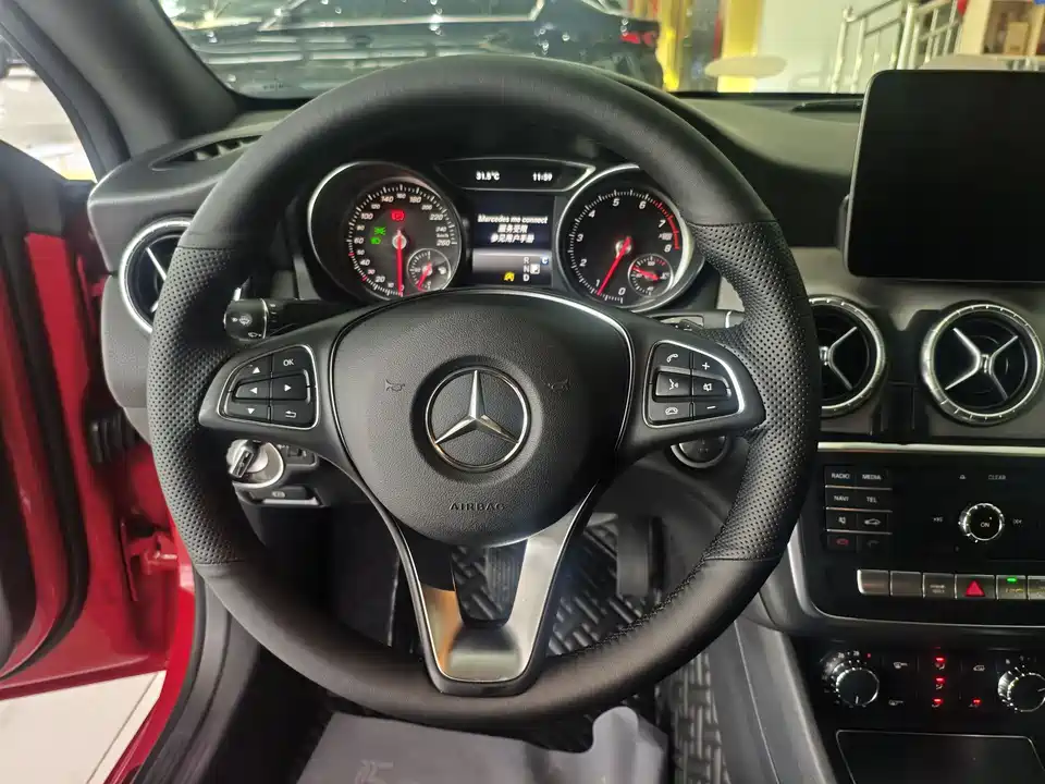 Mercedes-Benz CLA