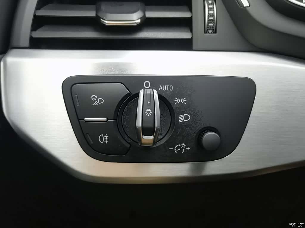 Audi A4L, 2018 21