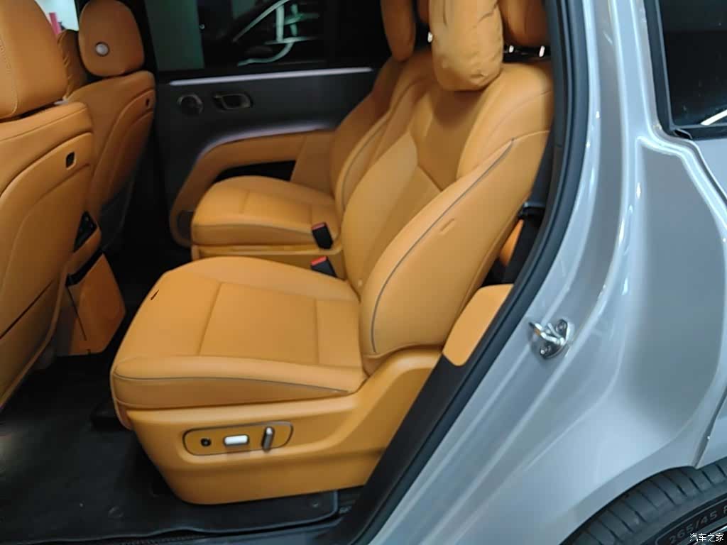 Li Auto i8, 2025 17