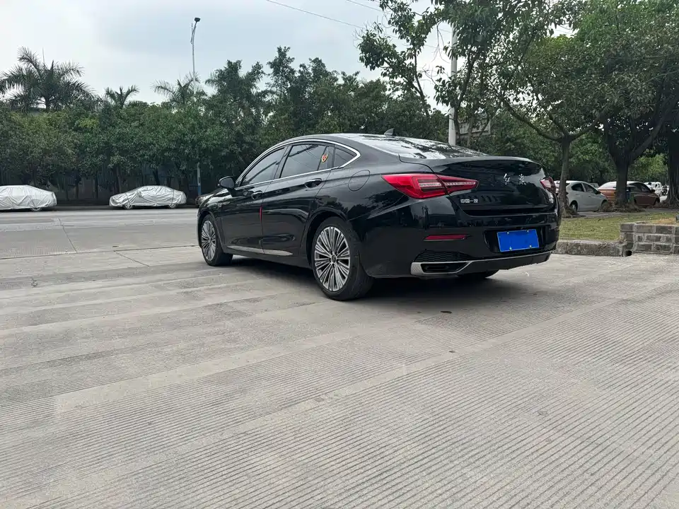 Hongqi H5