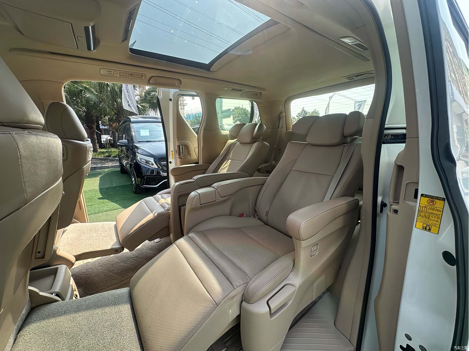 Toyota Alphard, 2012 17