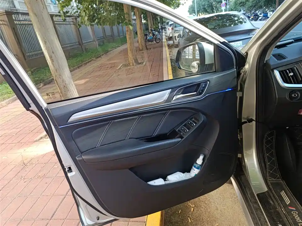 Roewe RX5 New energy