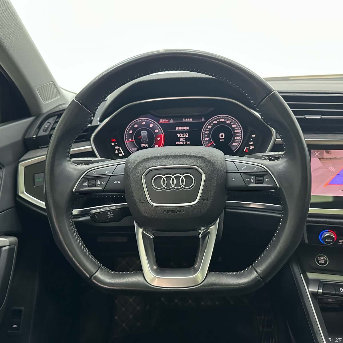 Audi Q3, 2022 11