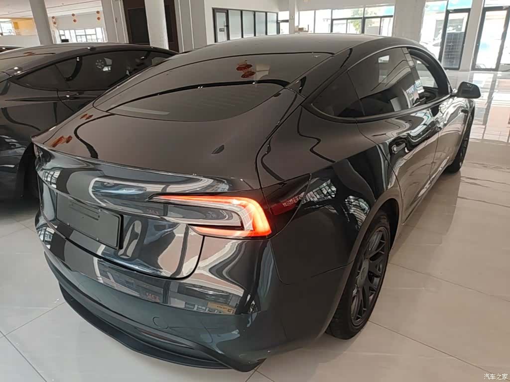 Tesla Model 3, 2024 7