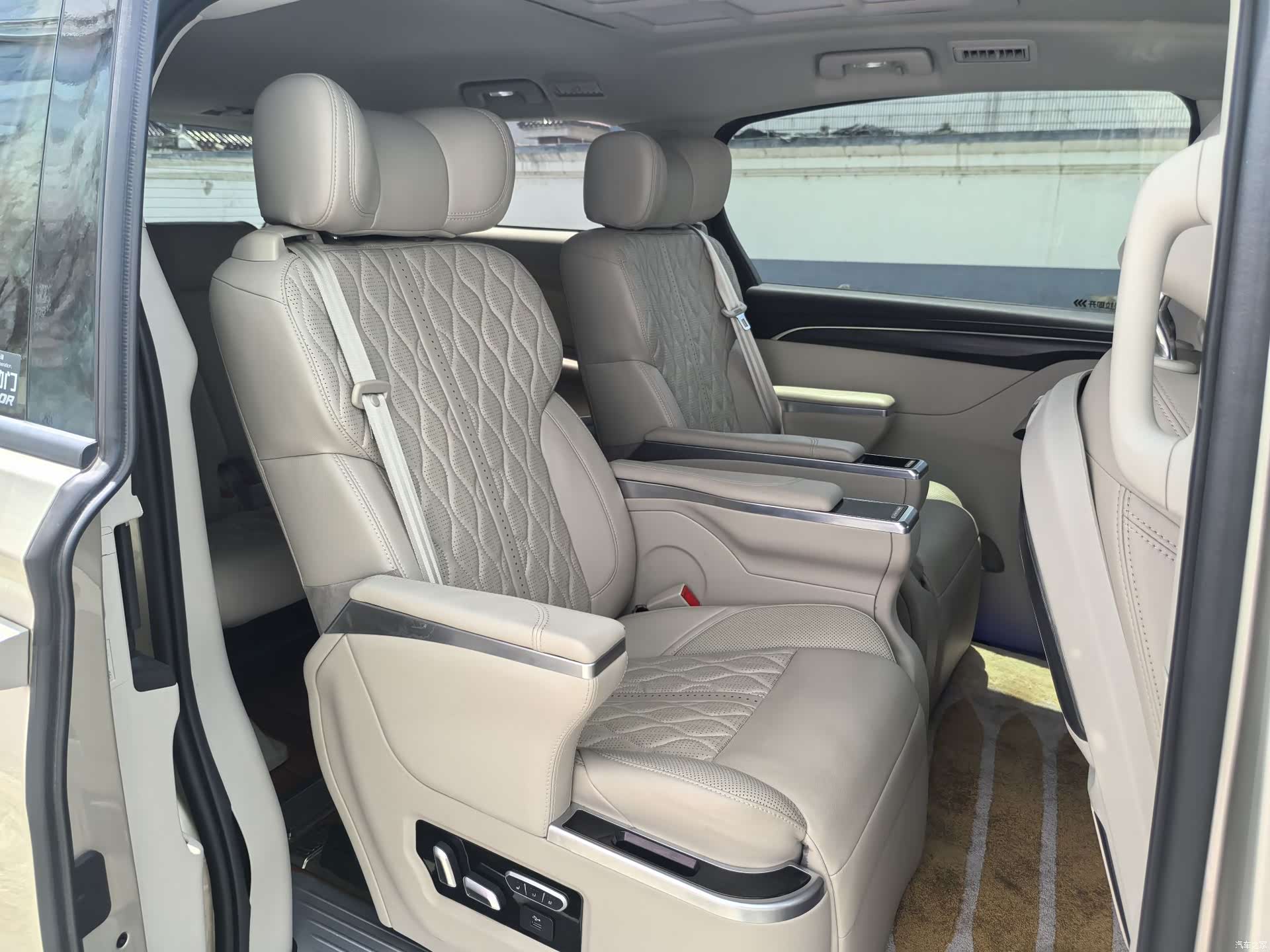 Buick GL8, 2021 10
