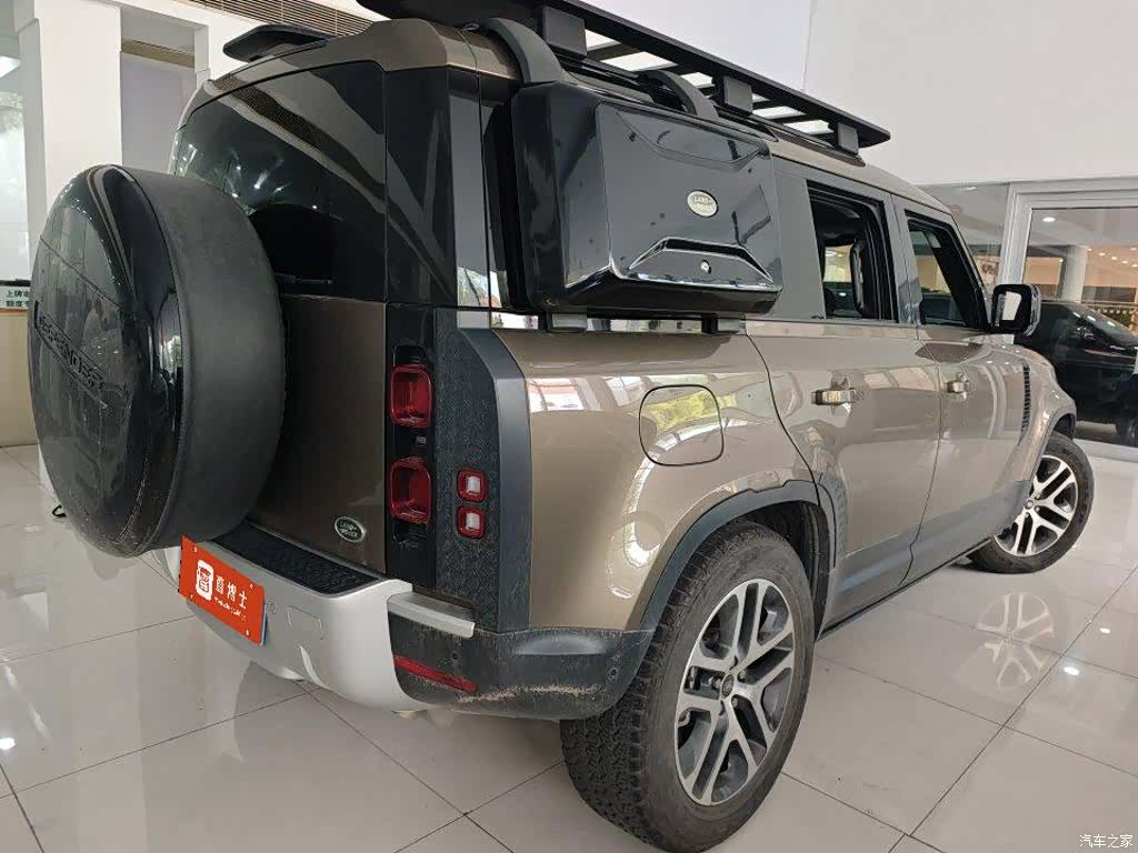 Land Rover Defender, 2022 3