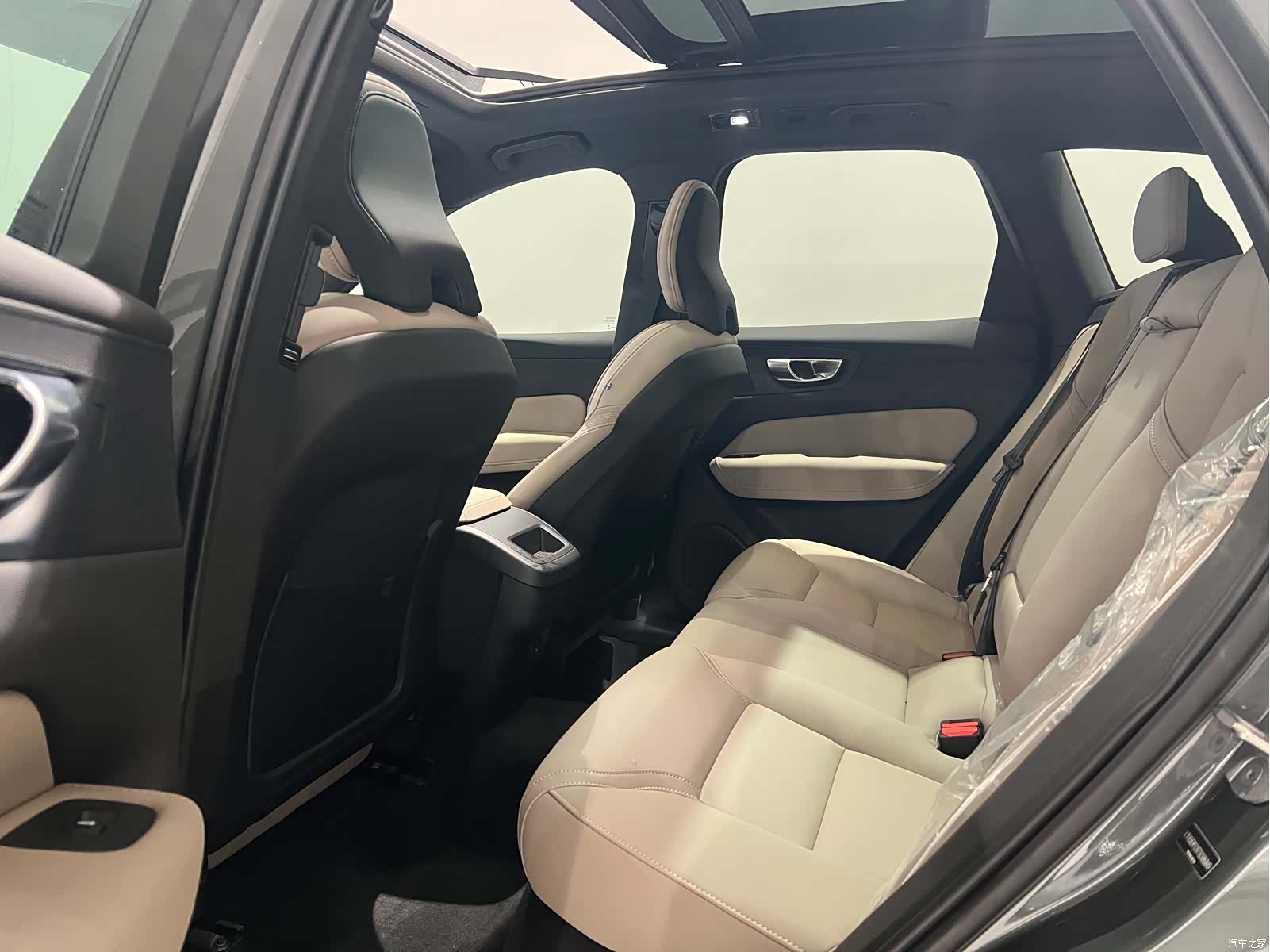 Volvo XC60, 2025 9