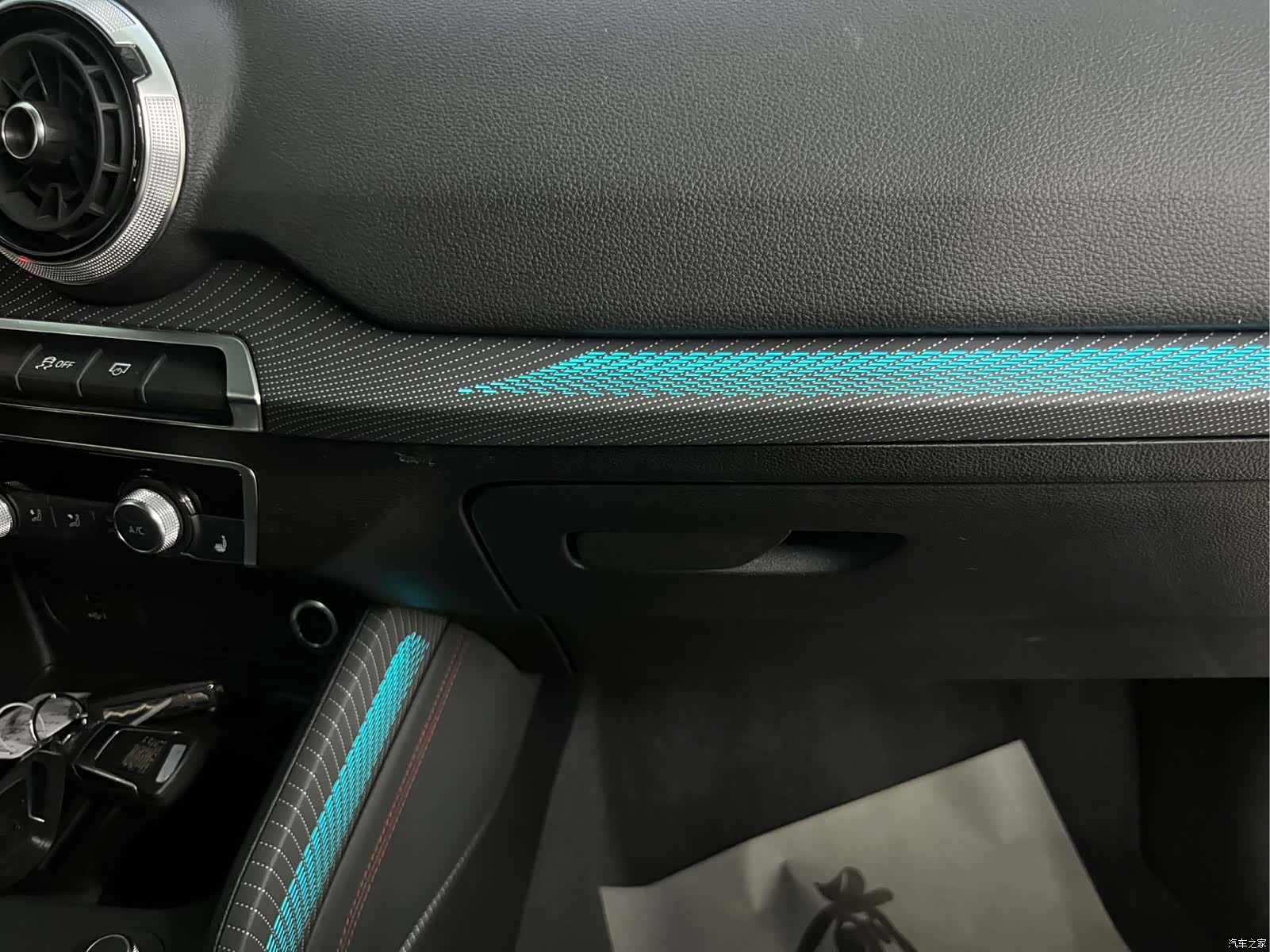 Audi Q2L, 2022 20
