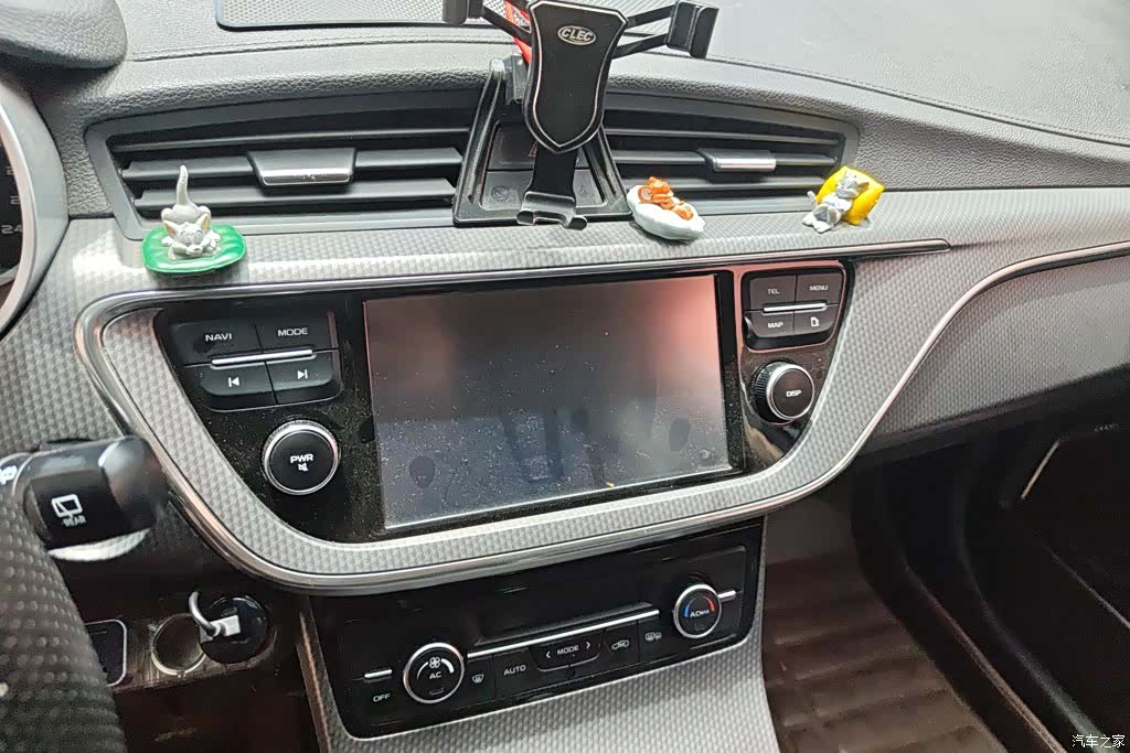 Geely Emgrand, 2017 13