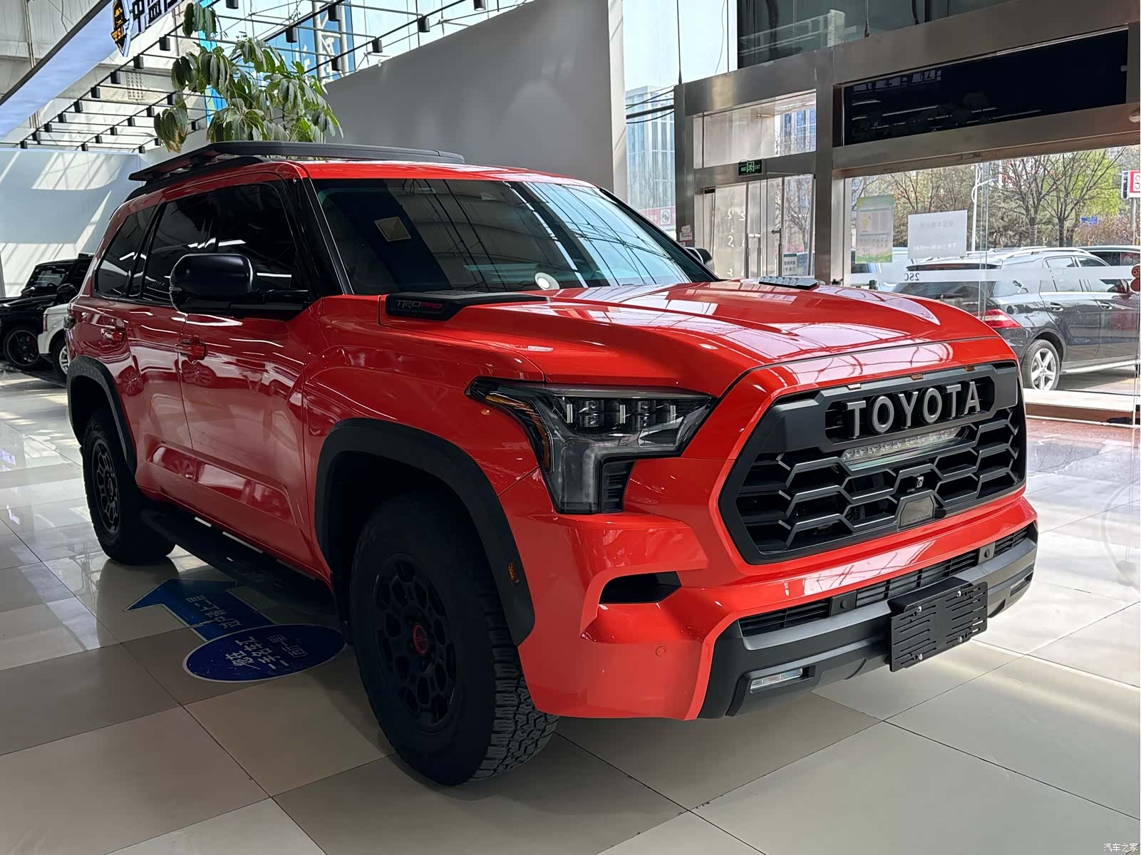 Toyota Sequoia, 2023 3
