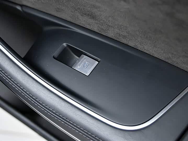 Audi A8 xin neng yuan 2022 A8 L 60 TFSIe quattro dian cang ban