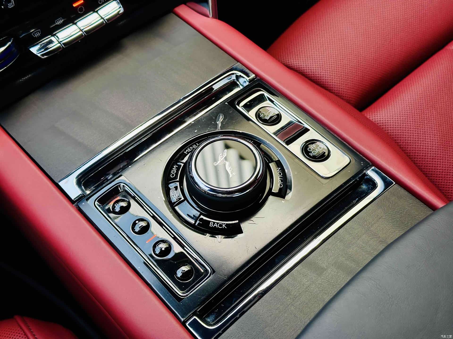 Rolls-Royce Cullinan, 2022 3