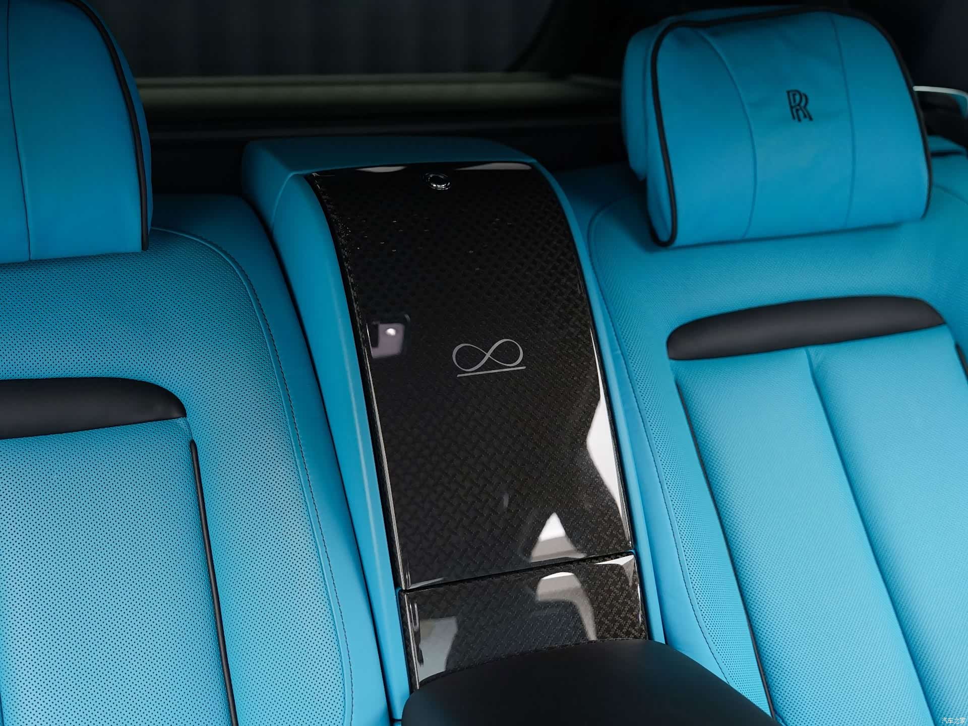 Rolls-Royce Cullinan, 2021 24