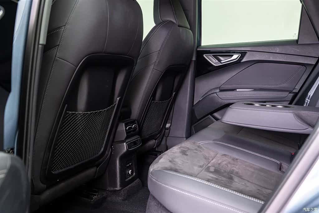 Audi Q4 e-tron, 2024 7