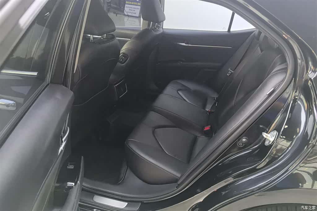 Toyota Camry, 2022 11