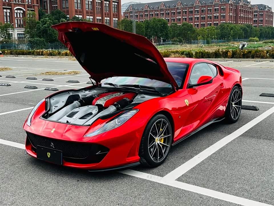 Ferrari 812