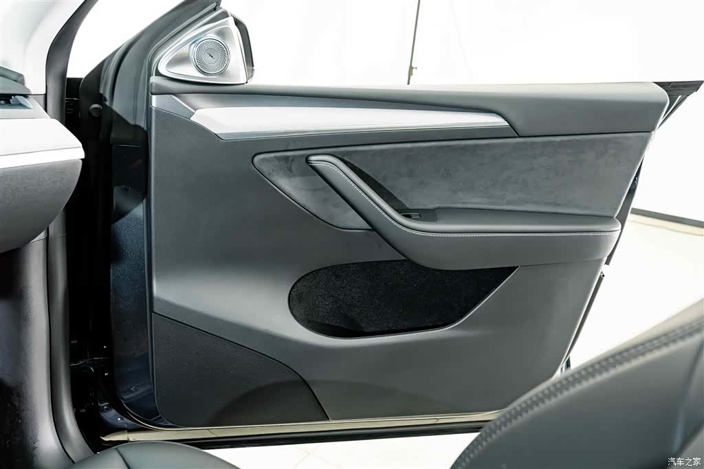 Tesla Model Y, 2025 16