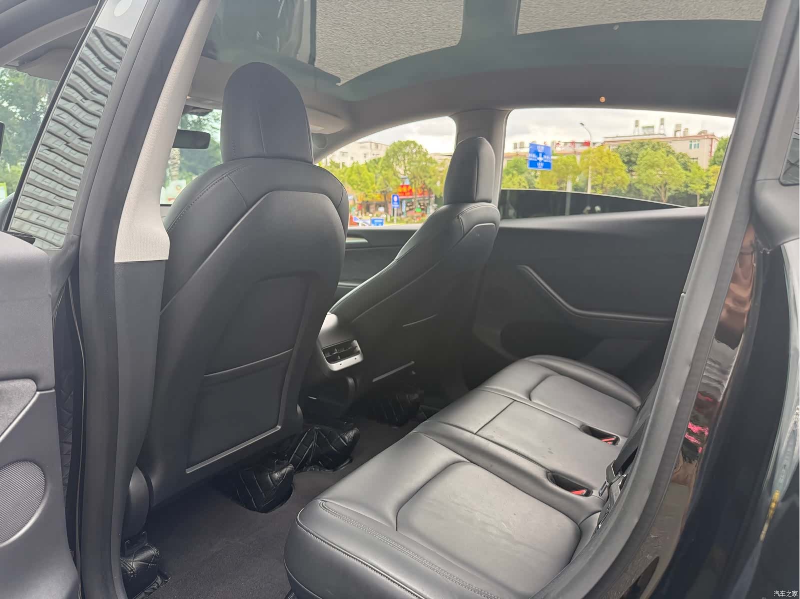 Tesla Model Y, 2021 все фото