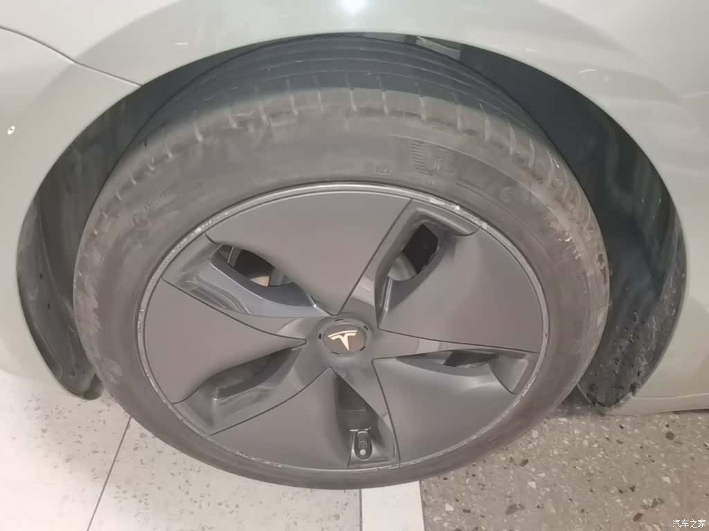 Tesla Model 3, 2020 23