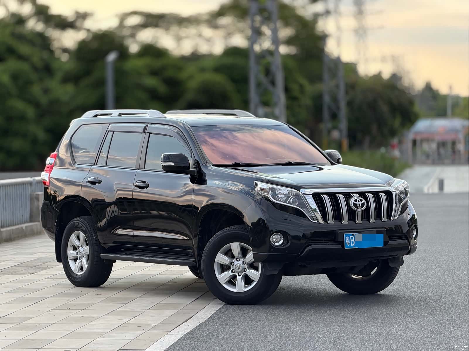 Toyota Prado, 2015 3
