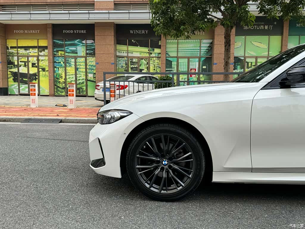 BMW 3 Series, 2023 7