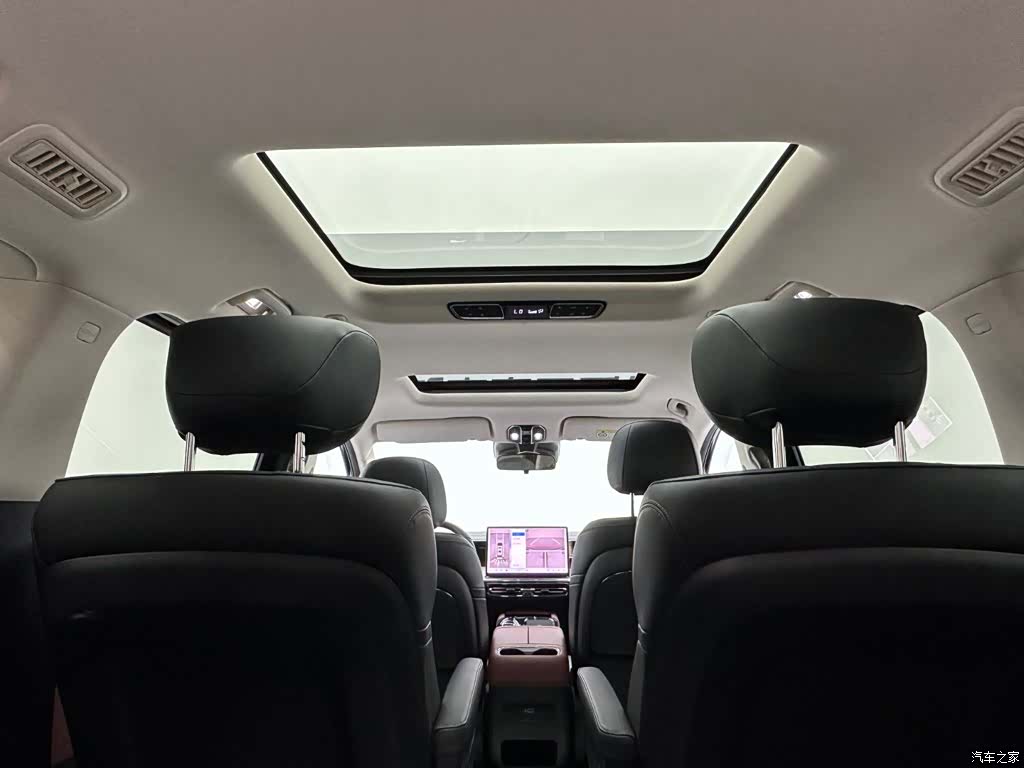 Trumpchi E8, 2026 23